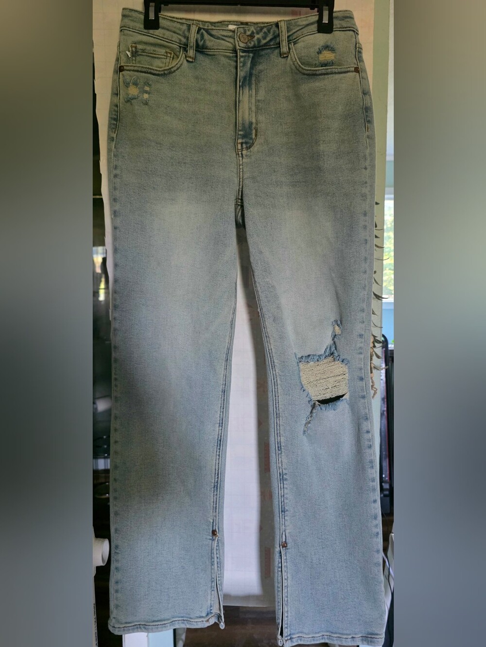 Judy Blue Light Blue Straight Leg Distressed Jeans